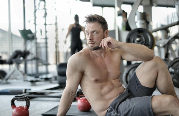 Comment intégrer la relaxation et le yoga dans son entraînement de foot